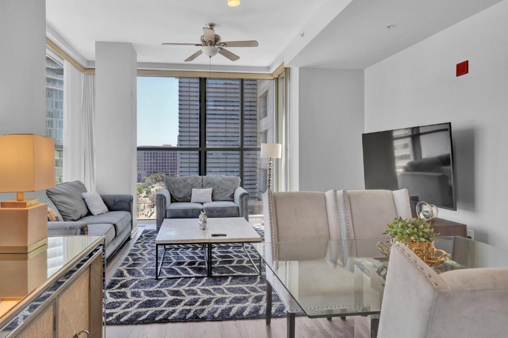 Gaslamp 2 bed Penthouse Petco Park Convention Ctr